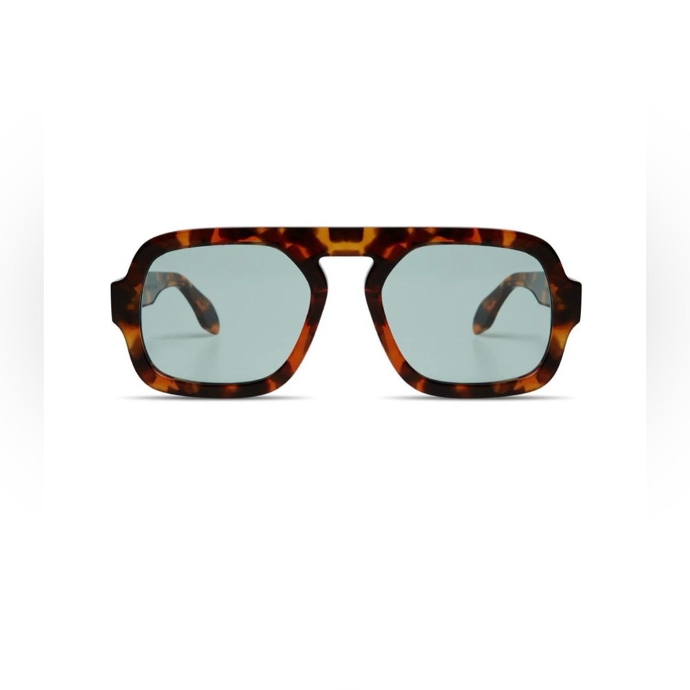 Elisa Johnson Jane Sunglasses in Brown Tortoise, NWT